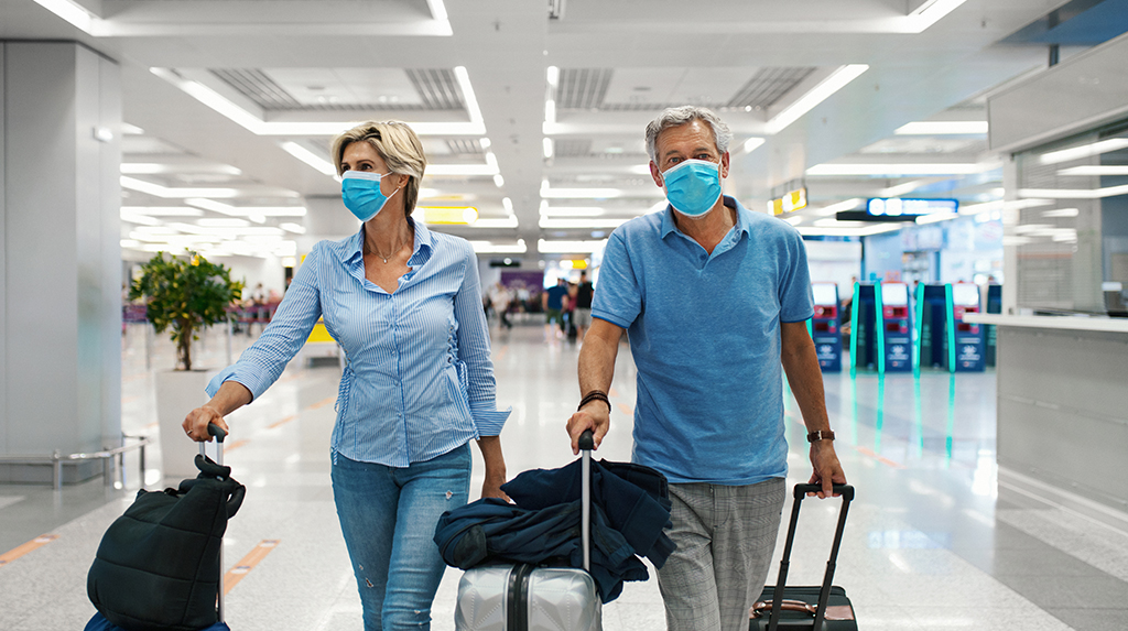 Travelers_Mask_Airport